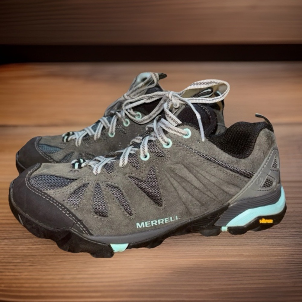 Merrell Capra Gore-Tex Waterproof Insulate hiking shoes, Women’s size 7.5